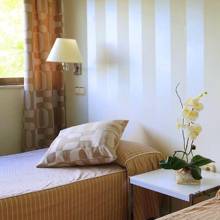 Hotel Escuela Madrid Eksteriør billede