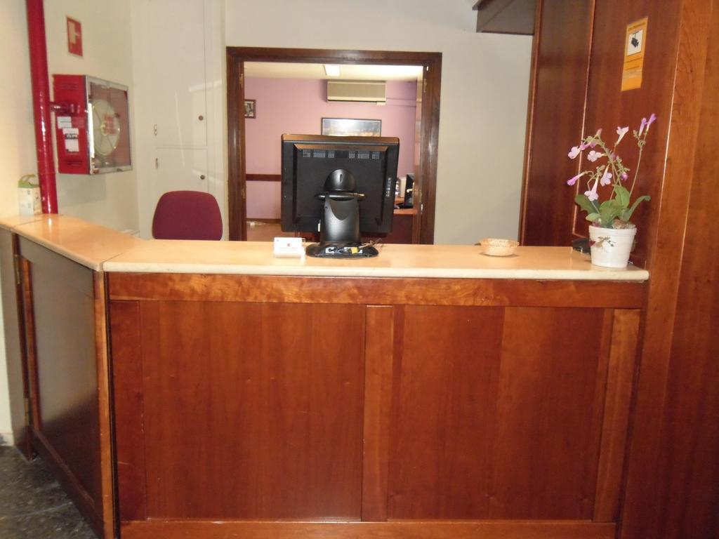 Hotel Escuela Madrid Eksteriør billede