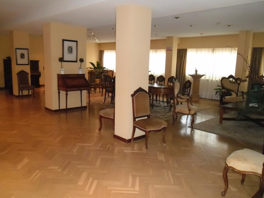 Hotel Escuela Madrid Eksteriør billede