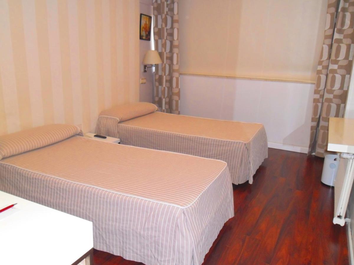 Hotel Escuela Madrid Eksteriør billede