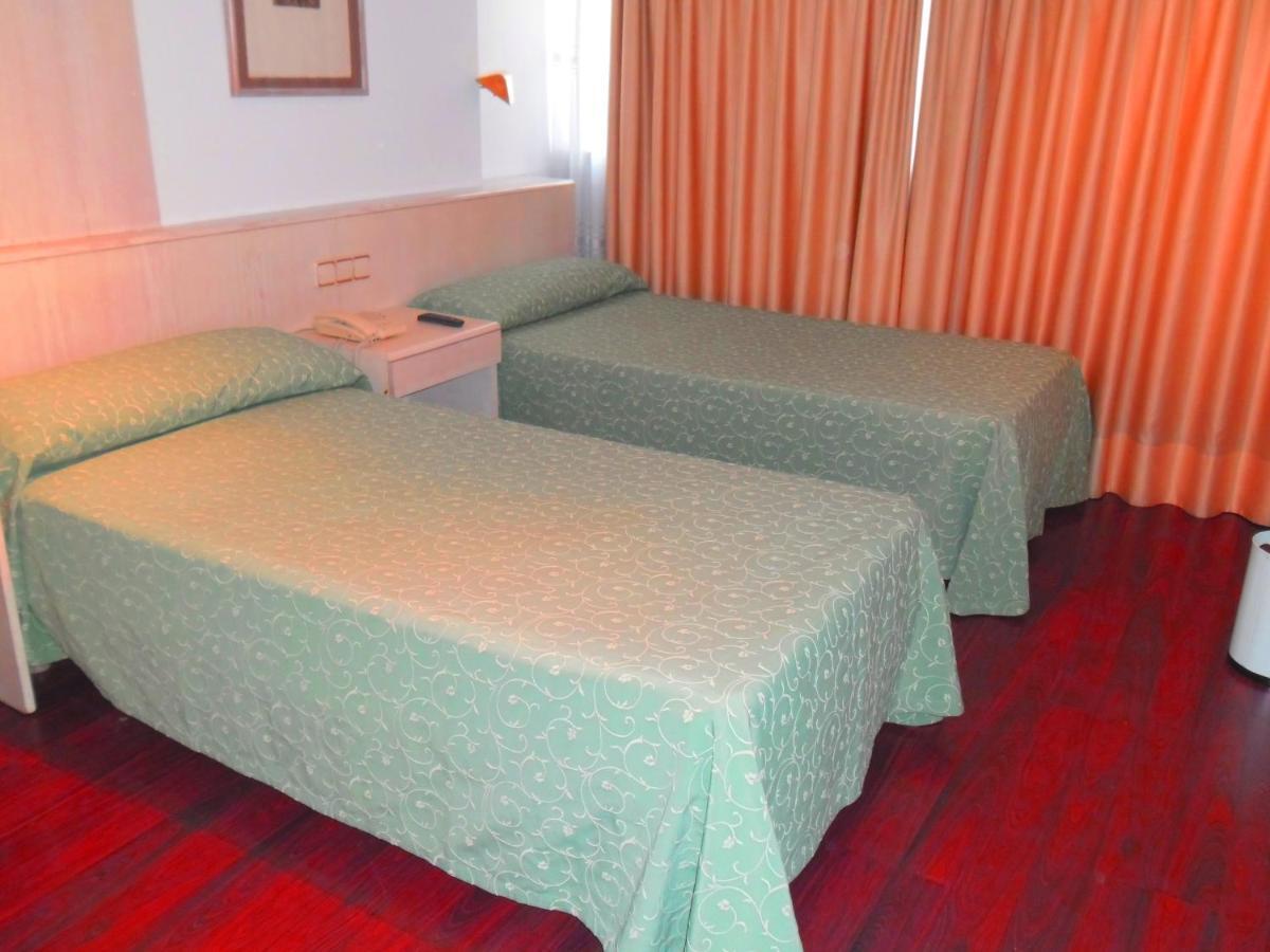 Hotel Escuela Madrid Eksteriør billede